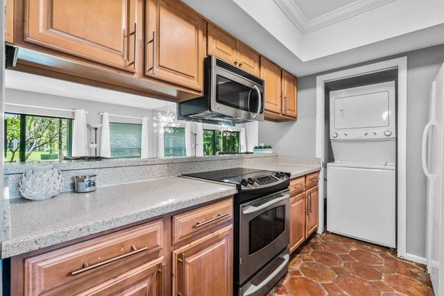 11863 Wimbledon Circle 406, Wellington, FL 33414