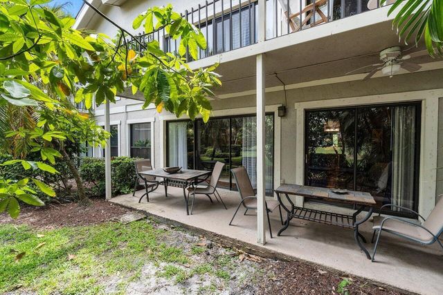 11863 Wimbledon Circle 406, Wellington, FL 33414