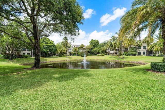 11863 Wimbledon Circle 406, Wellington, FL 33414