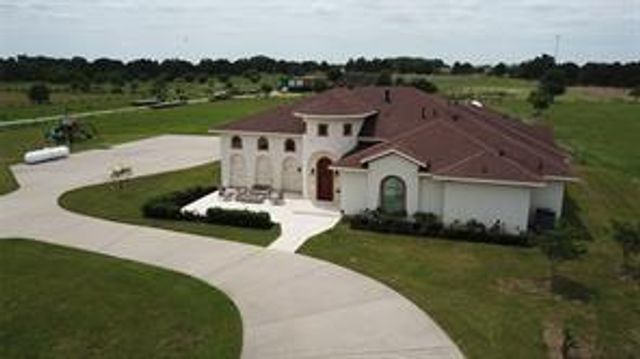 825 Grubbs Road, Sealy, TX 77474