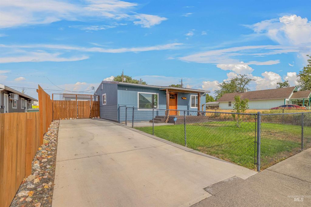 417 6th St., Clarkston, WA 99403