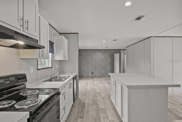 194 WHIRLWIND LOOP, Hawthorne, FL 32640