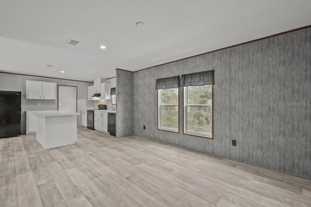 194 WHIRLWIND LOOP, Hawthorne, FL 32640