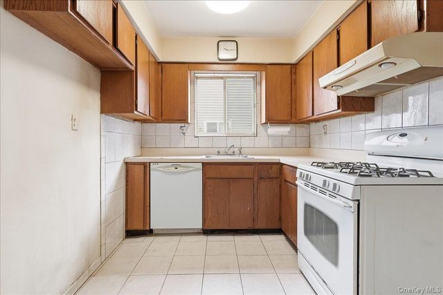 1050 Rensselaer Avenue, Staten Island, NY 10309