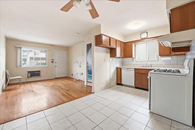 1050 Rensselaer Avenue, Staten Island, NY 10309