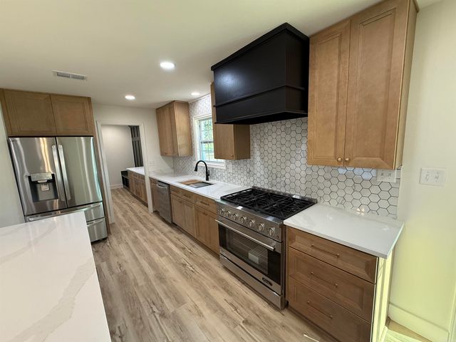 272 Hwy. 31, Romance, AR 72136