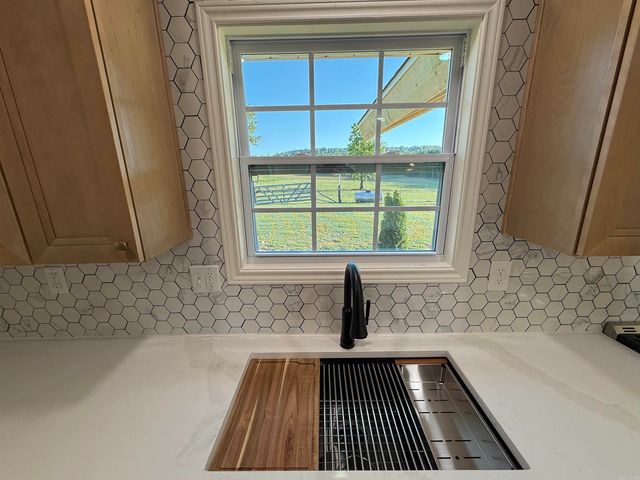 272 Hwy. 31, Romance, AR 72136