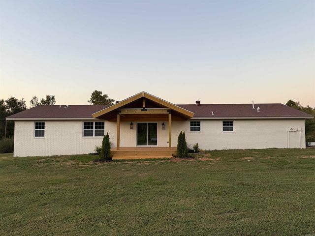 272 Hwy. 31, Romance, AR 72136