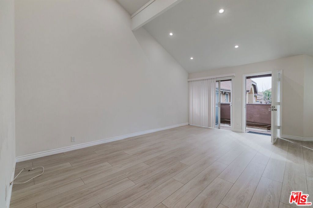 Image 10 of property listing at 14821 Sherman Way 12, Van Nuys, CA 91405