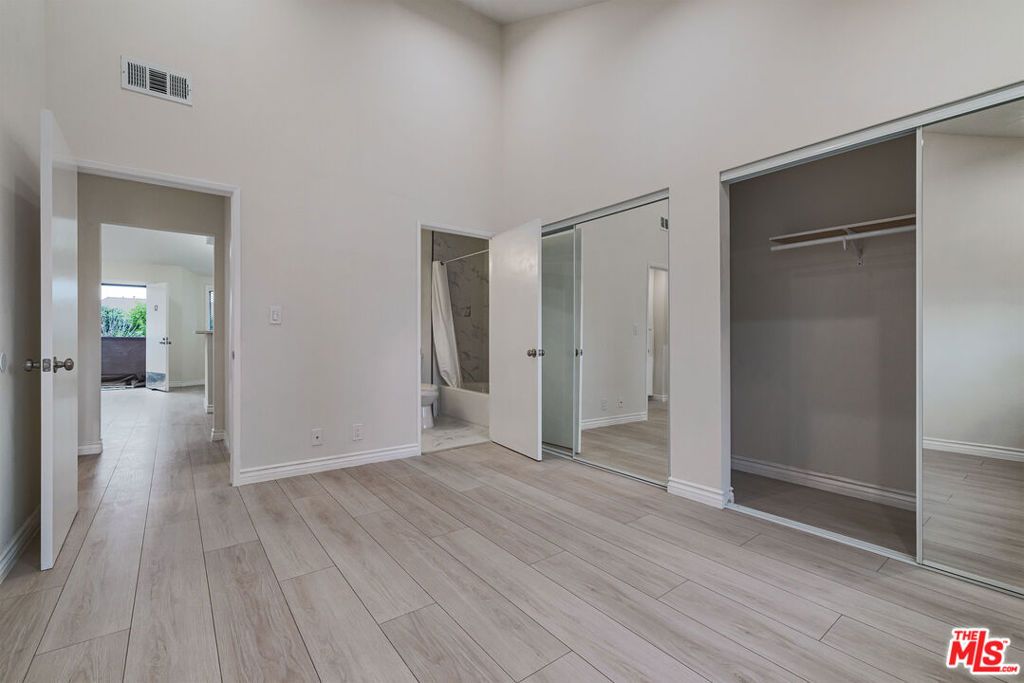 Image 15 of property listing at 14821 Sherman Way 12, Van Nuys, CA 91405