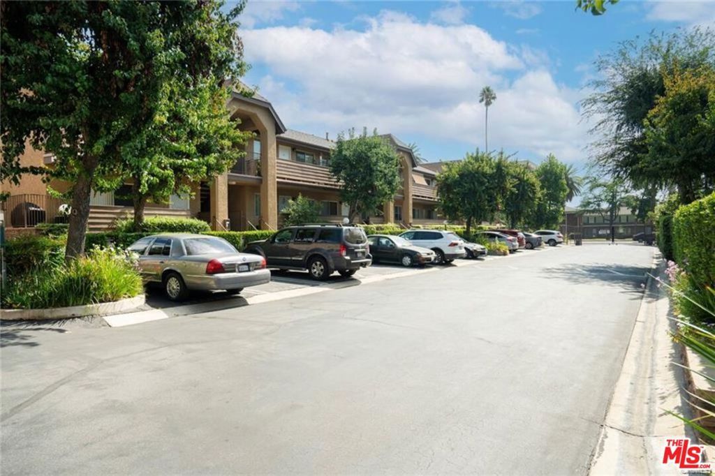 Image 28 of property listing at 14821 Sherman Way 12, Van Nuys, CA 91405