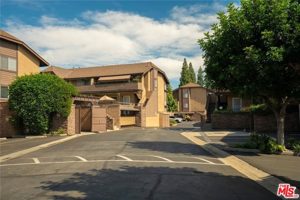 Image 29 of property listing at 14821 Sherman Way 12, Van Nuys, CA 91405