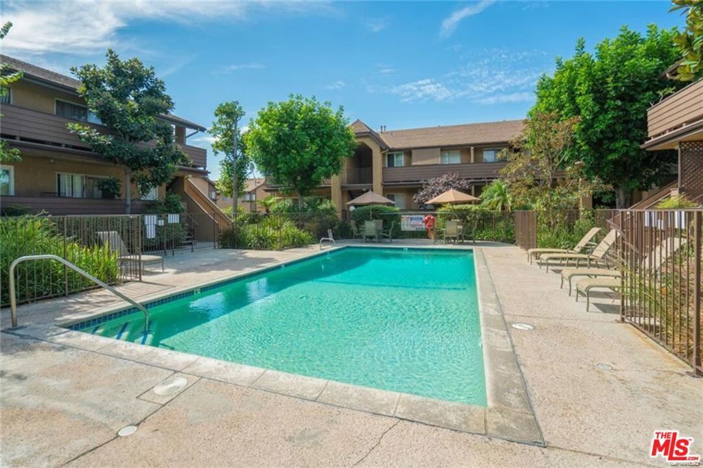 Image 31 of property listing at 14821 Sherman Way 12, Van Nuys, CA 91405
