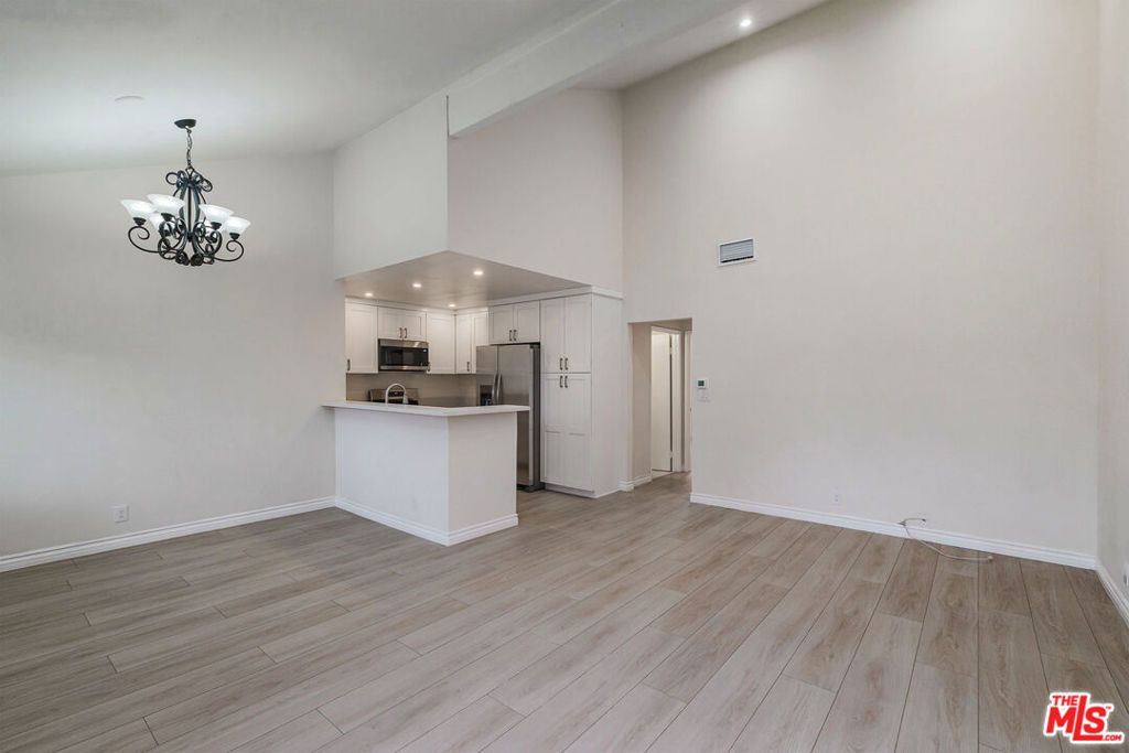 Image 8 of property listing at 14821 Sherman Way 12, Van Nuys, CA 91405