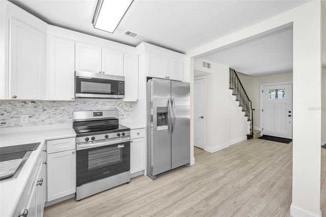 6412 WINGFOOT CIRCLE, Tampa, FL 33634