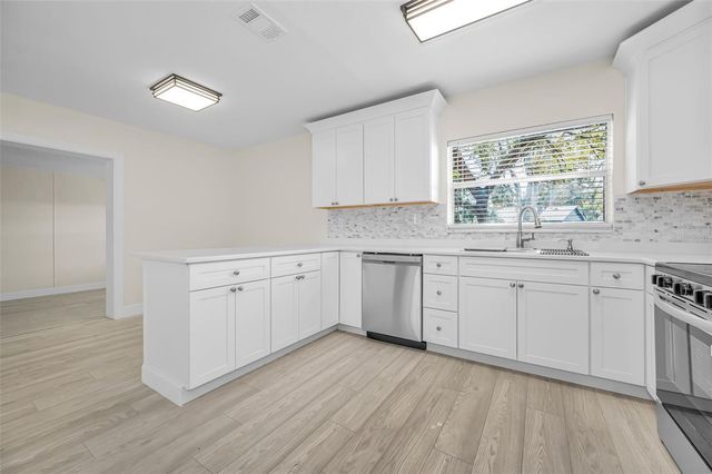 6412 WINGFOOT CIRCLE, Tampa, FL 33634