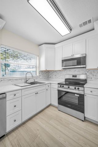 6412 WINGFOOT CIRCLE, Tampa, FL 33634