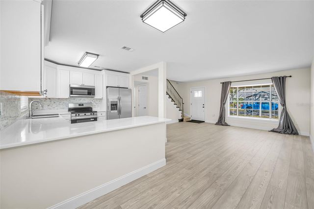 6412 WINGFOOT CIRCLE, Tampa, FL 33634