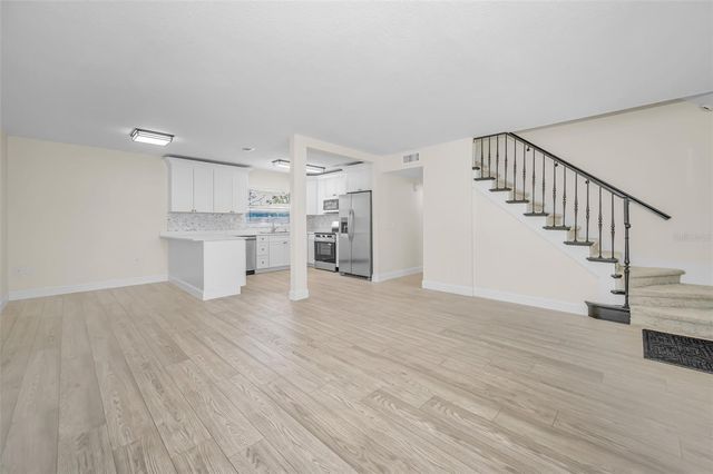 6412 WINGFOOT CIRCLE, Tampa, FL 33634