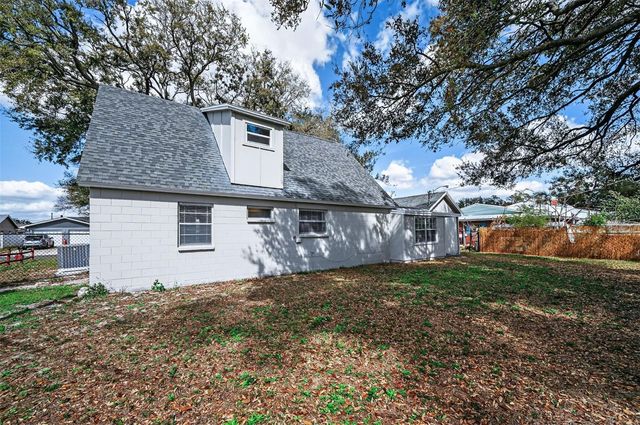 6412 WINGFOOT CIRCLE, Tampa, FL 33634