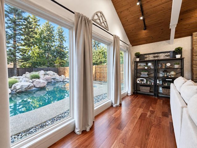 8575 N Fuller Avenue, Fresno, CA 93720