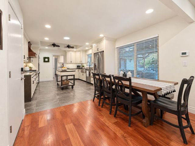 8575 N Fuller Avenue, Fresno, CA 93720
