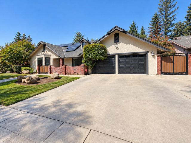 8575 N Fuller Avenue, Fresno, CA 93720