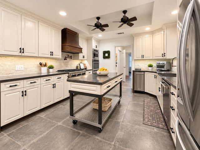 8575 N Fuller Avenue, Fresno, CA 93720