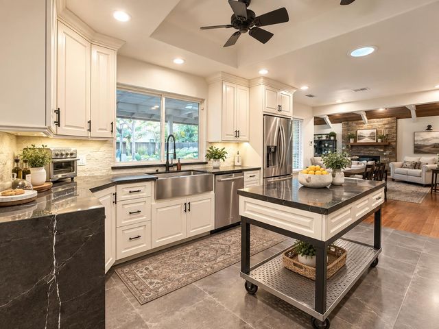 8575 N Fuller Avenue, Fresno, CA 93720