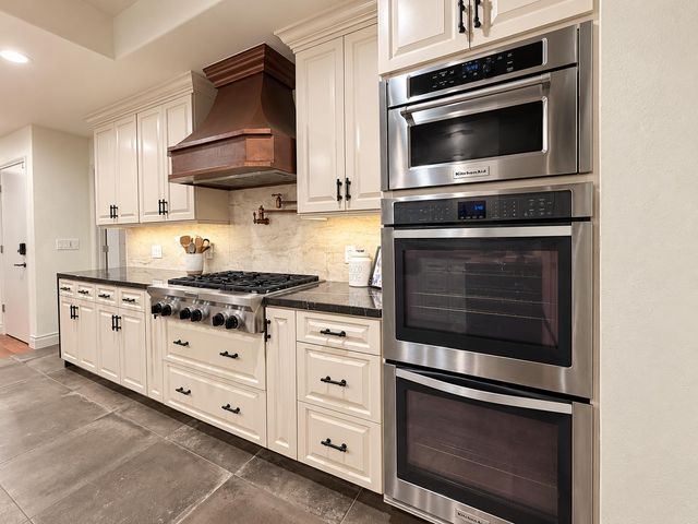 8575 N Fuller Avenue, Fresno, CA 93720