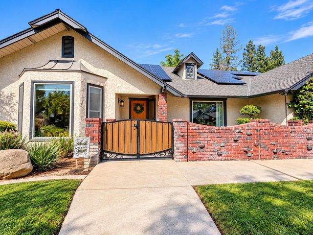 8575 N Fuller Avenue, Fresno, CA 93720
