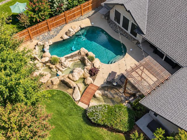 8575 N Fuller Avenue, Fresno, CA 93720