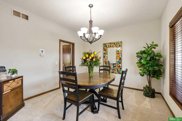 6417 N 158 Street, Omaha, NE 68116