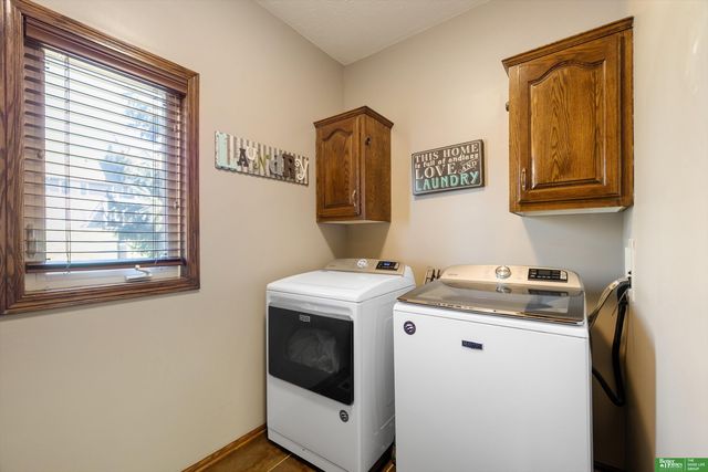 6417 N 158 Street, Omaha, NE 68116