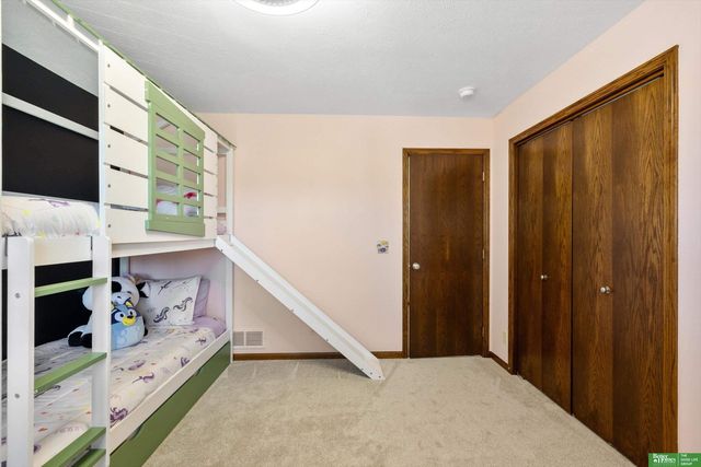 6417 N 158 Street, Omaha, NE 68116