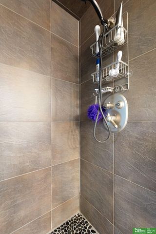 6417 N 158 Street, Omaha, NE 68116