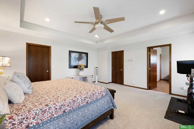 6417 N 158 Street, Omaha, NE 68116