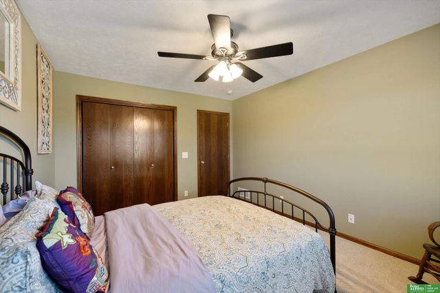 6417 N 158 Street, Omaha, NE 68116