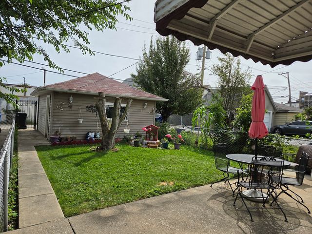 2033 N La Crosse Avenue, Chicago, IL 60639