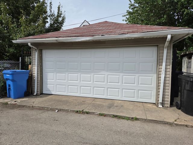 2033 N La Crosse Avenue, Chicago, IL 60639