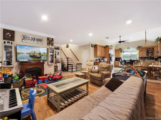 27 Cedar Trail, Monroe, NY 10950