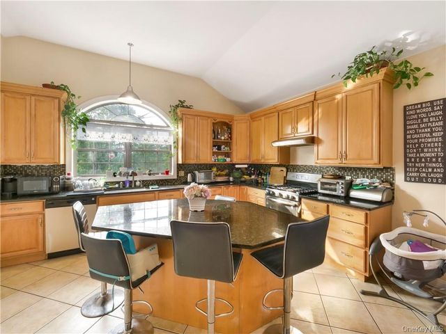 27 Cedar Trail, Monroe, NY 10950