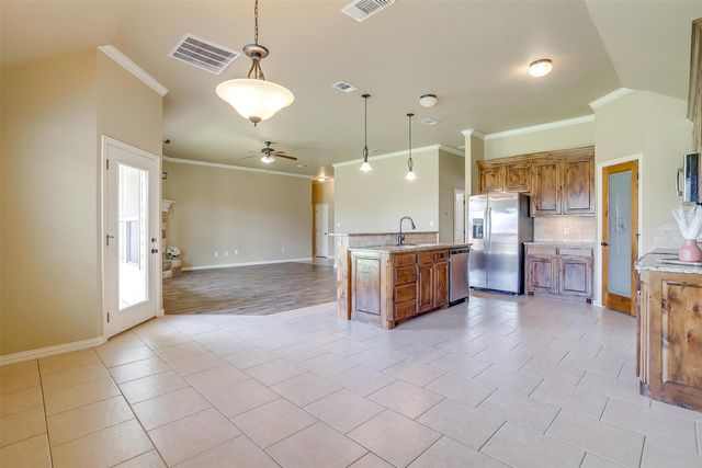 115 Donna Circle, Granbury, TX 76049