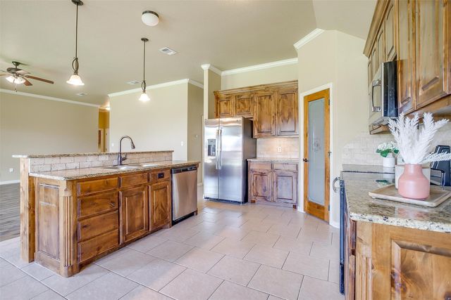 115 Donna Circle, Granbury, TX 76049