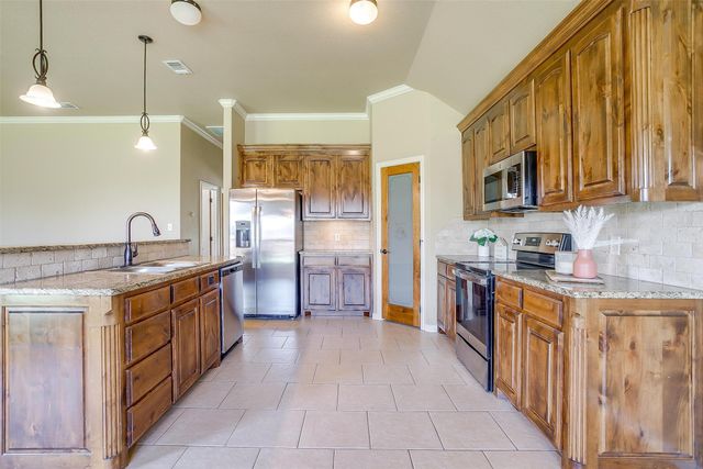 115 Donna Circle, Granbury, TX 76049