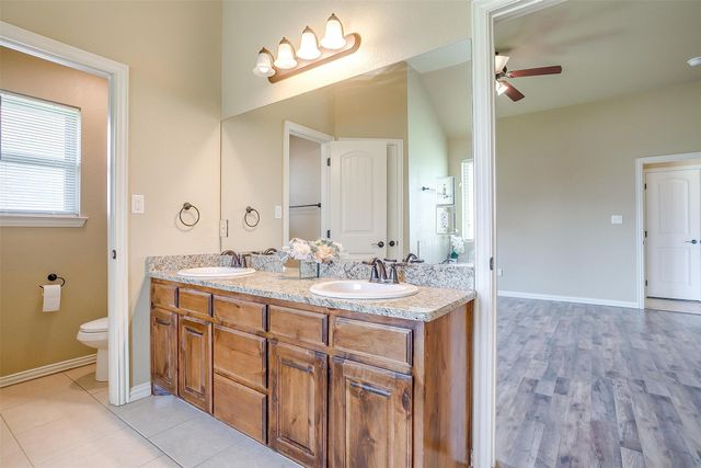 115 Donna Circle, Granbury, TX 76049