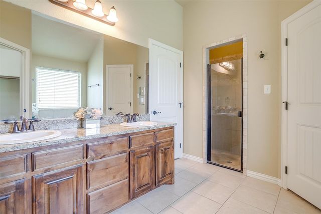 115 Donna Circle, Granbury, TX 76049