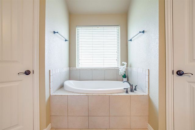 115 Donna Circle, Granbury, TX 76049