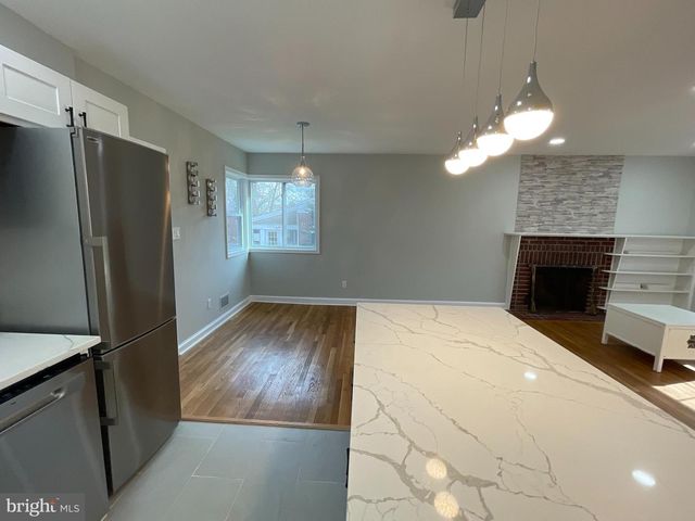 6909 40TH, University Park, MD 20782