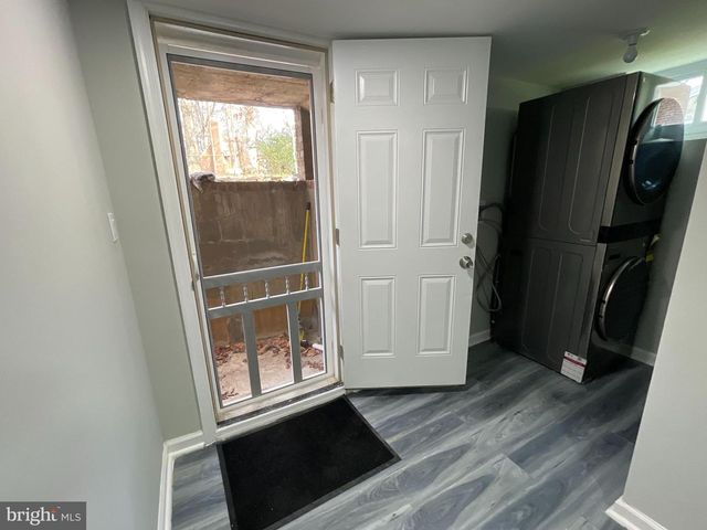 6909 40TH, University Park, MD 20782